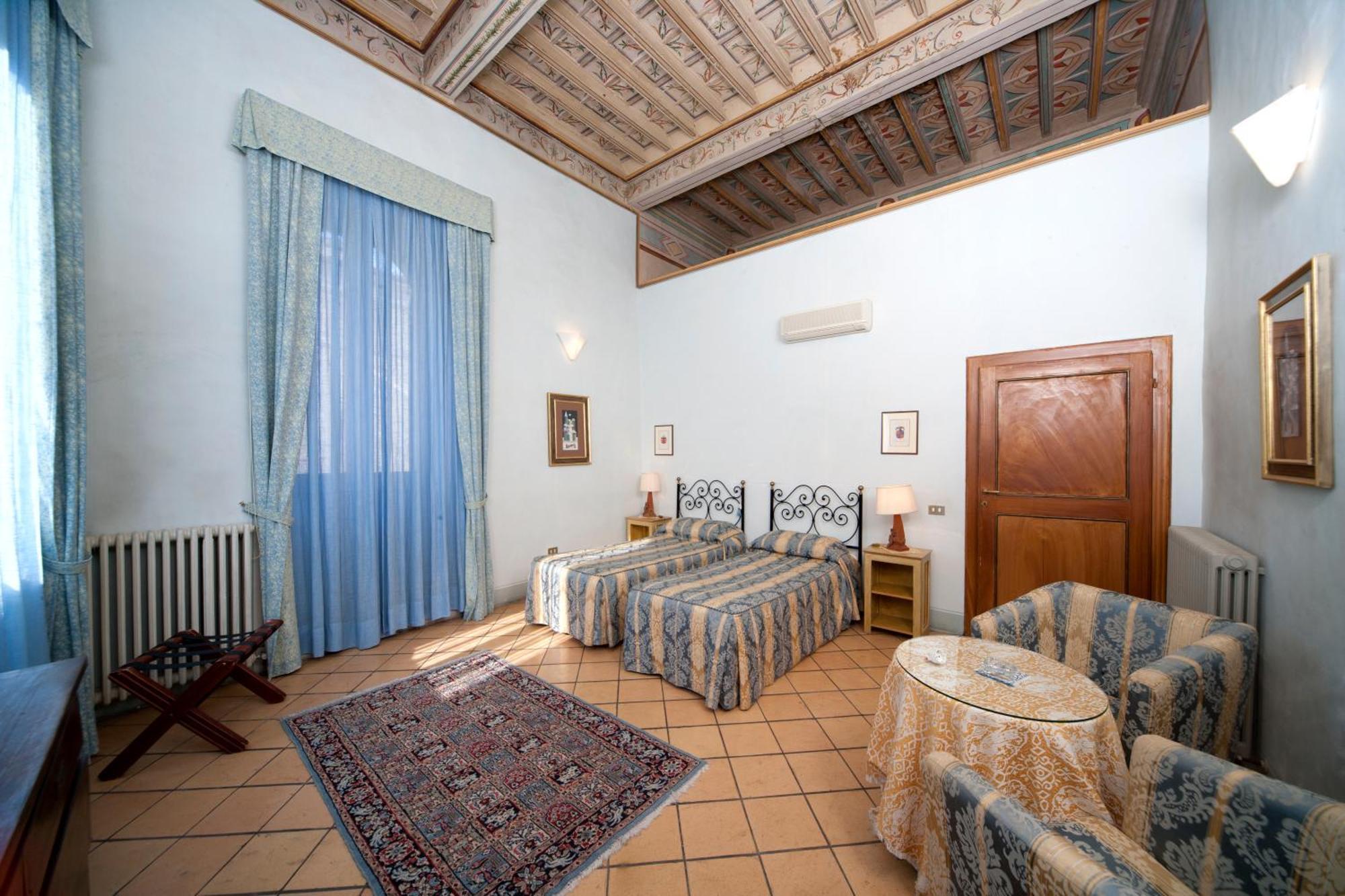 Palazzo Dragoni Hotel Spoleto Kültér fotó